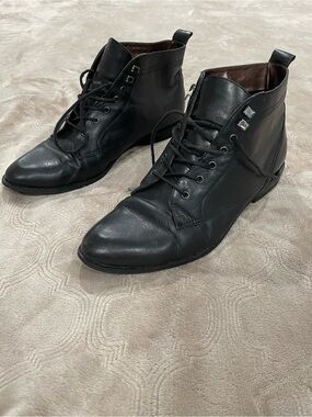 Vintage Via Nova boots